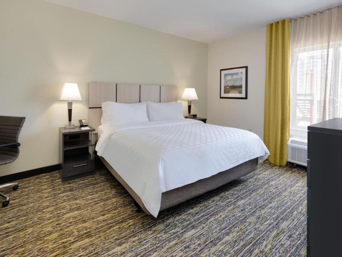 Candlewood Suites Philadelphia - Airport Area By Ihg Chester Eksteriør billede