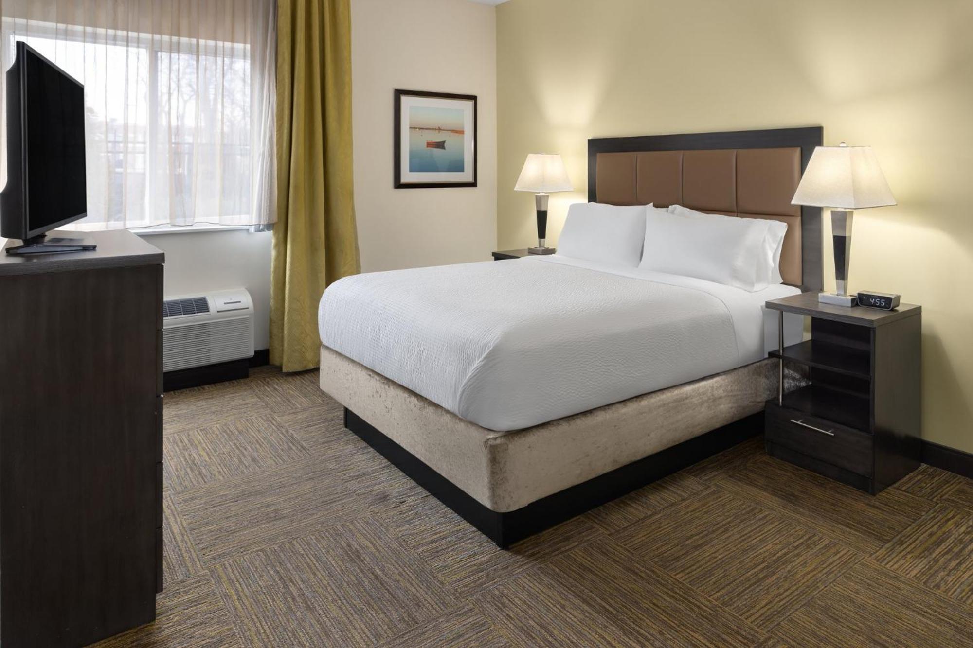 Candlewood Suites Philadelphia - Airport Area By Ihg Chester Eksteriør billede