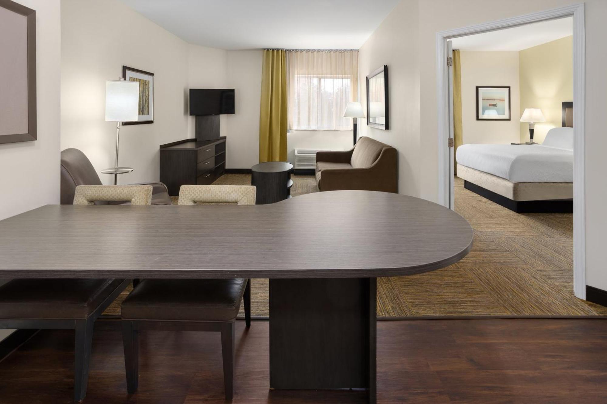 Candlewood Suites Philadelphia - Airport Area By Ihg Chester Eksteriør billede