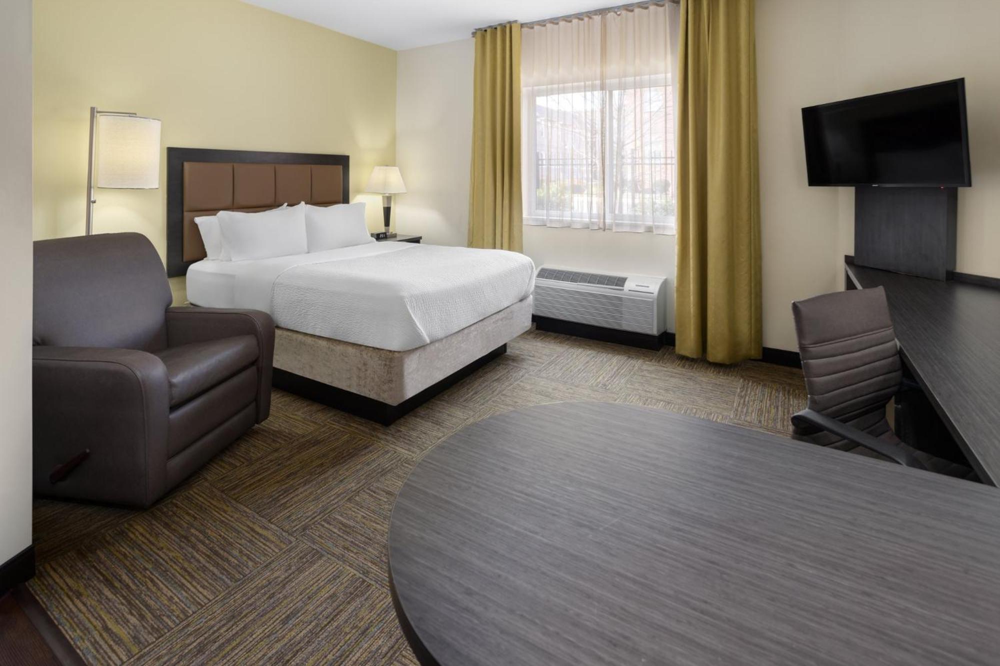 Candlewood Suites Philadelphia - Airport Area By Ihg Chester Eksteriør billede