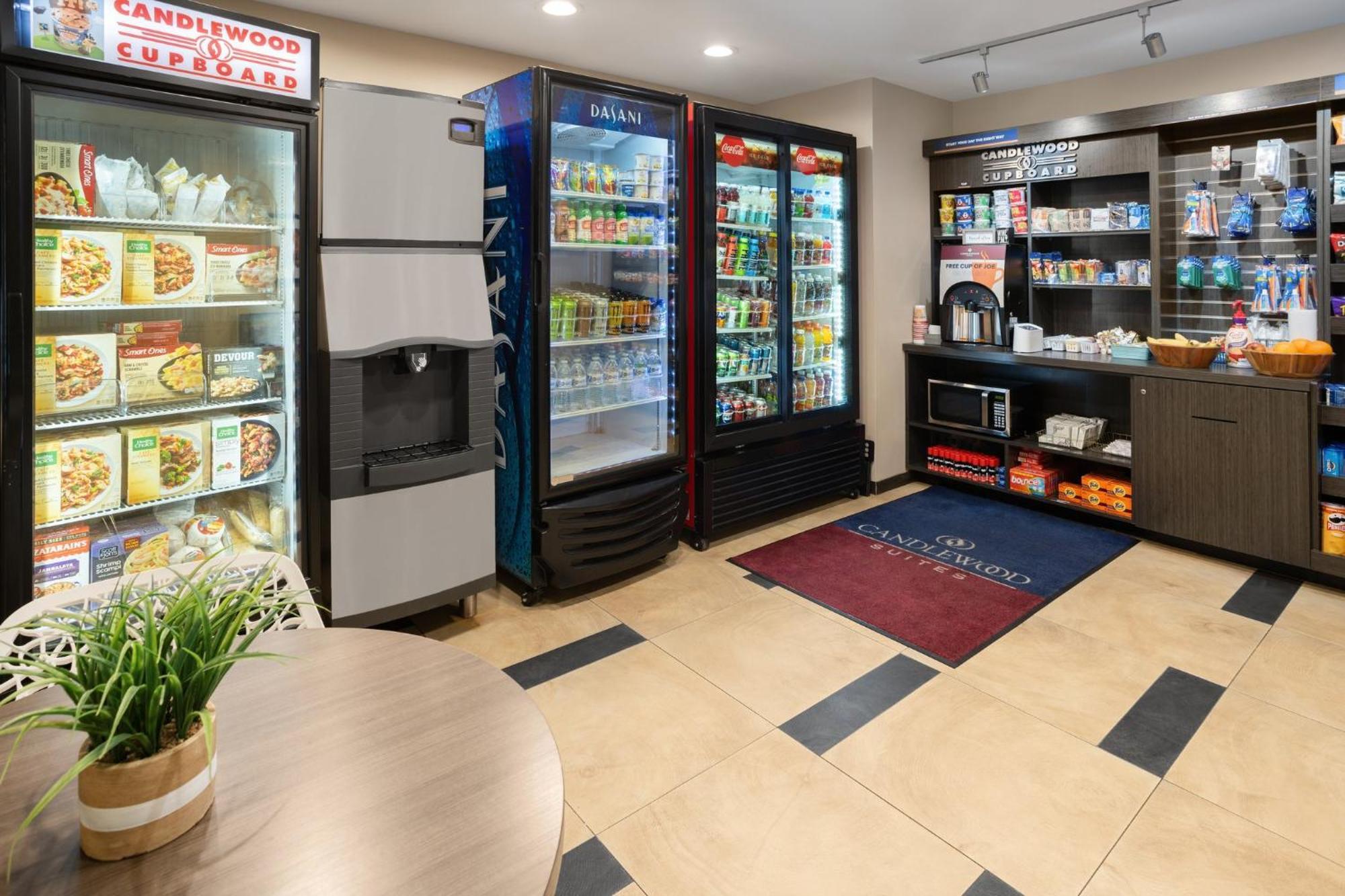 Candlewood Suites Philadelphia - Airport Area By Ihg Chester Eksteriør billede