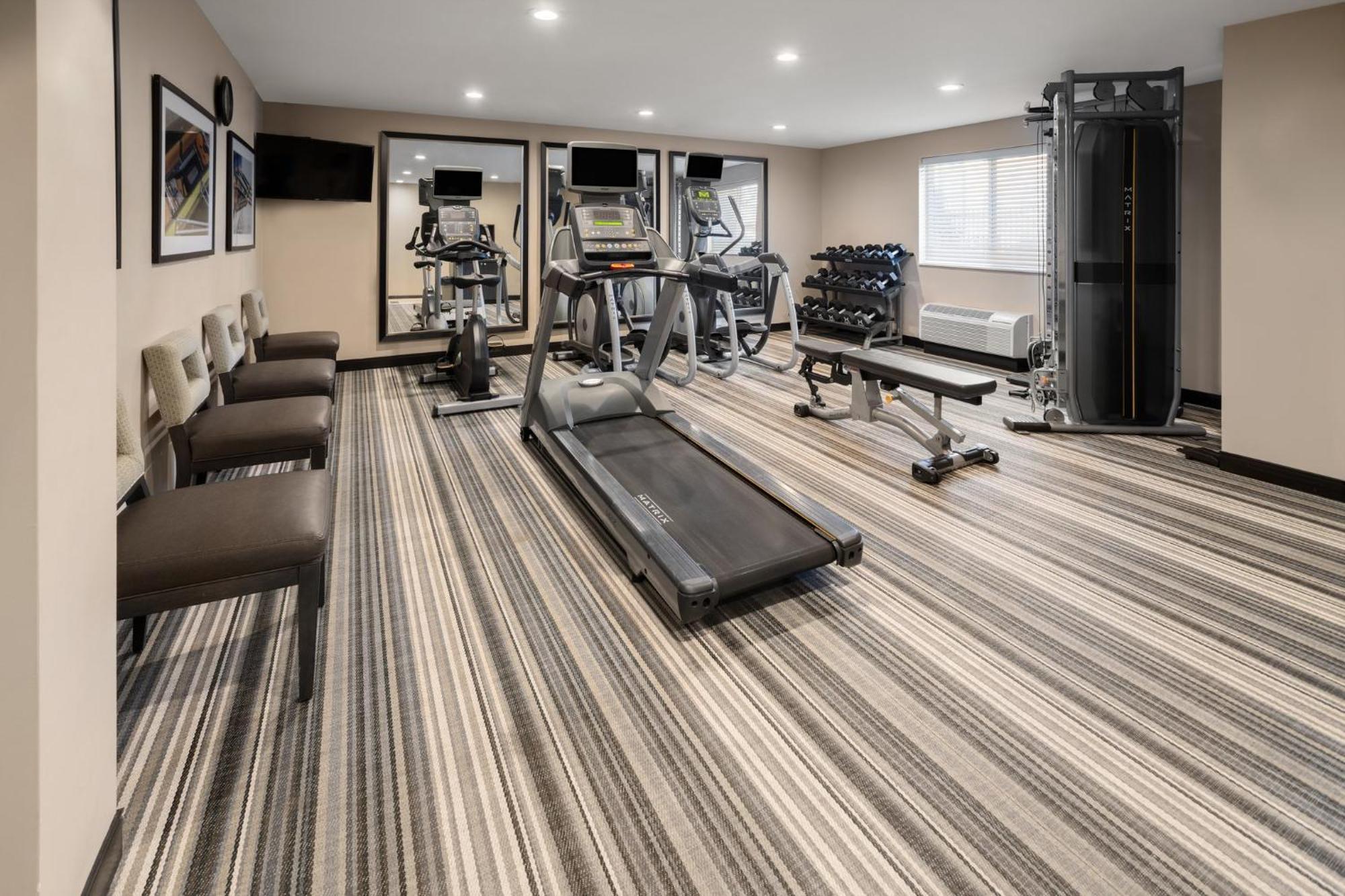 Candlewood Suites Philadelphia - Airport Area By Ihg Chester Eksteriør billede